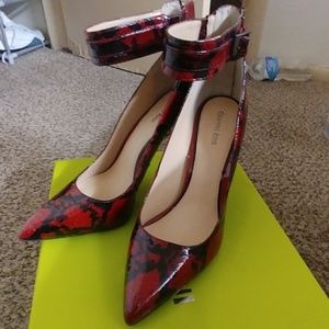 Red snake skin heels Gianni Bini